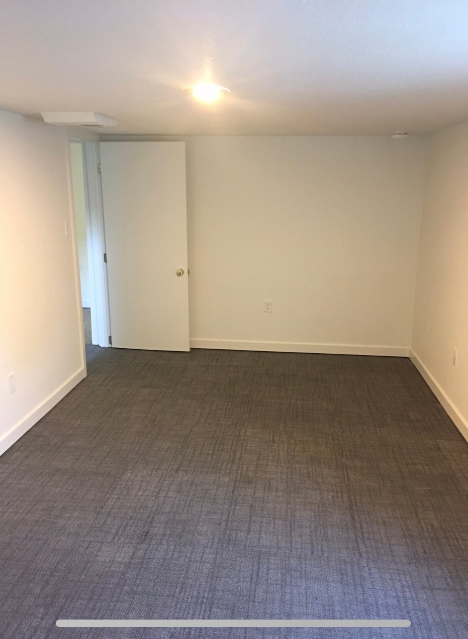 Building Photo - 225 NW Harrison St