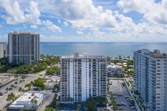 Building Photo - 3031 N Ocean Blvd