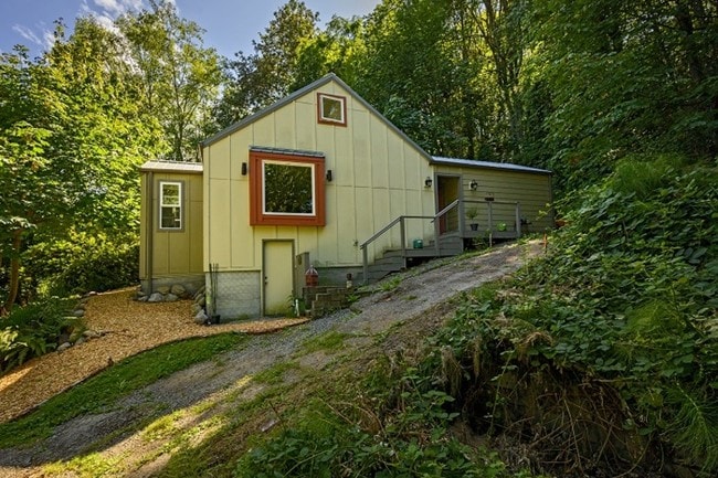 Primary Photo - 6739 25th Ave SW