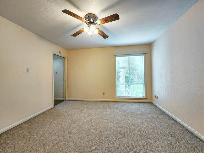 Building Photo - 12 Kings Row