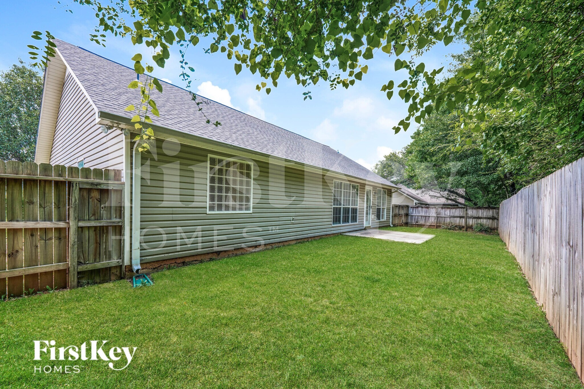 Building Photo - 200 Summer Hill Dr