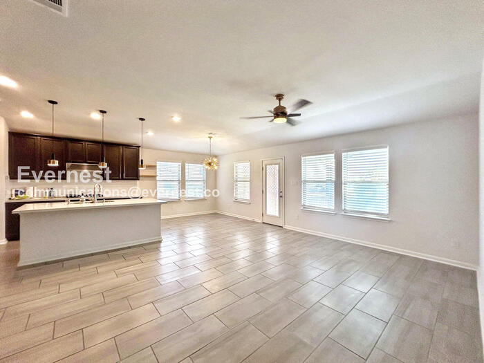 Building Photo - 12002 Benetto Aly