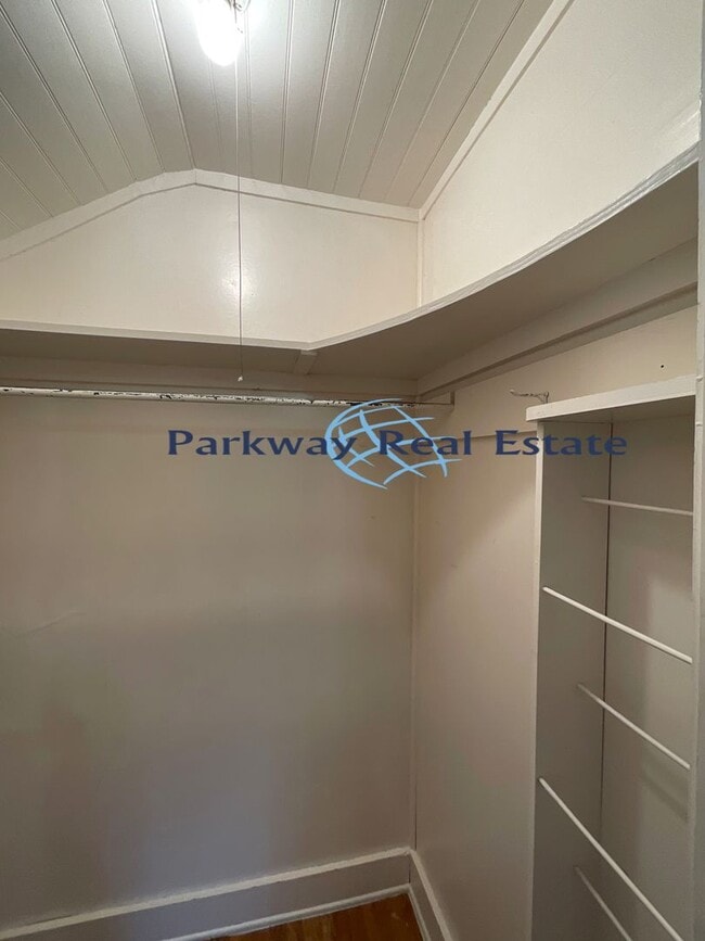 Building Photo - Charming 3 Bedroom House in East Alpine