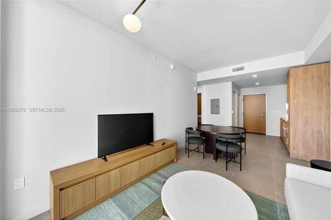 Building Photo - 11 NE 6th St