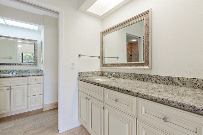 Building Photo - 7535 La Paz Blvd