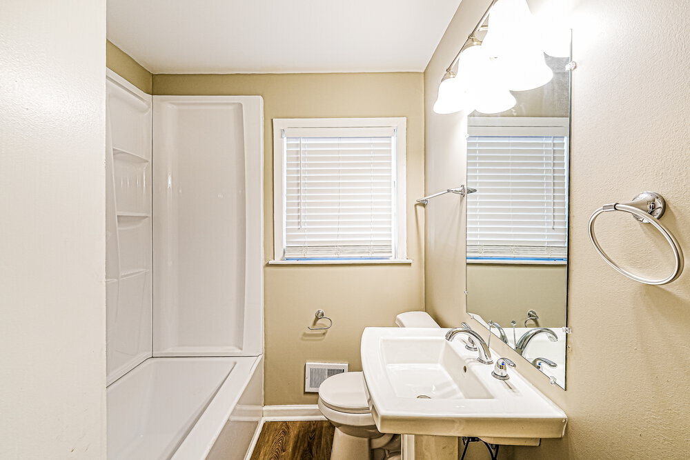 Building Photo - 1716 2nd St NE