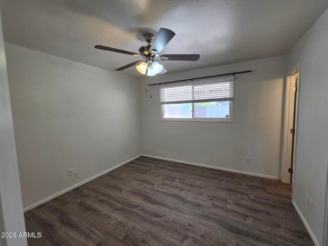 Building Photo - 6401 E Parkview Dr