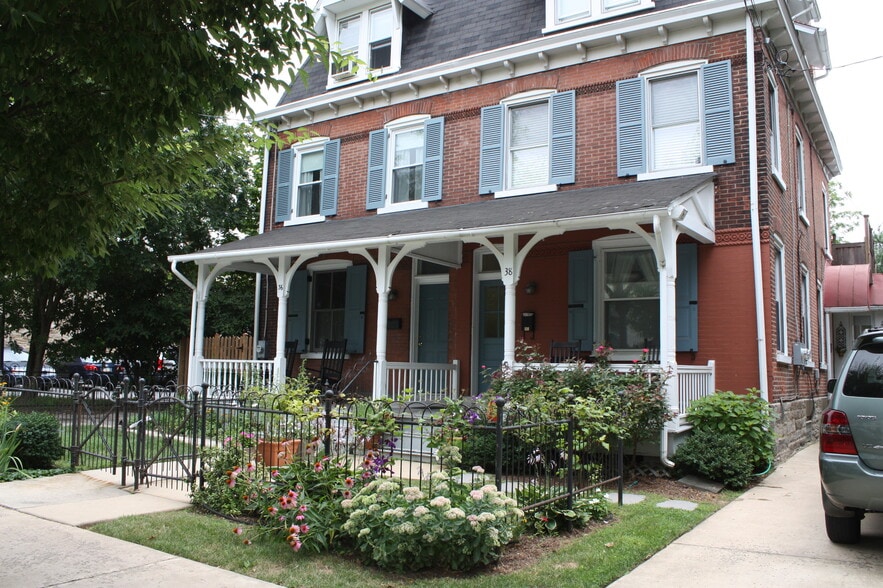 Building Photo - 38 W Highland Ave