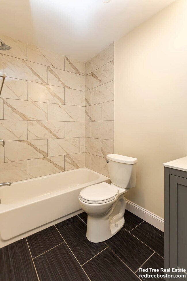 Building Photo - 476 Fulton St