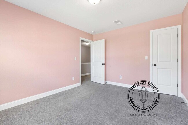 Building Photo - Charming 3-Bed Haven with 2.5 Baths in the Heart of Hampton!