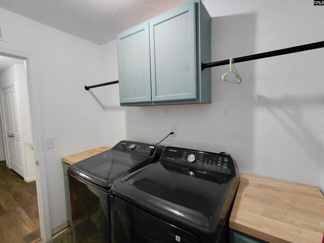 Building Photo - 836 Chariot Way