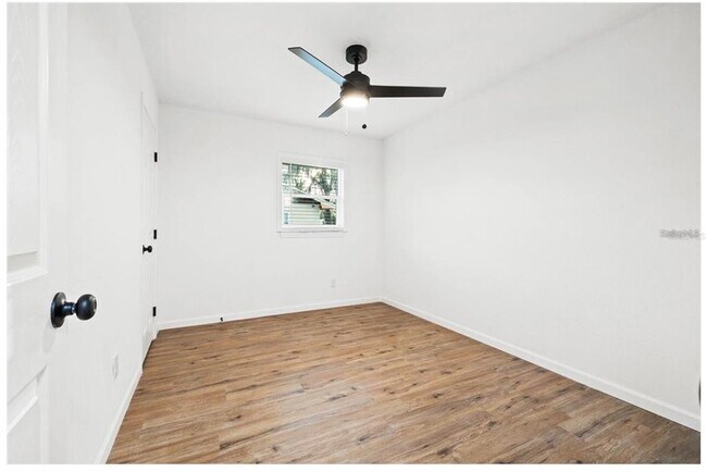 Building Photo - 508 Brooker Rd