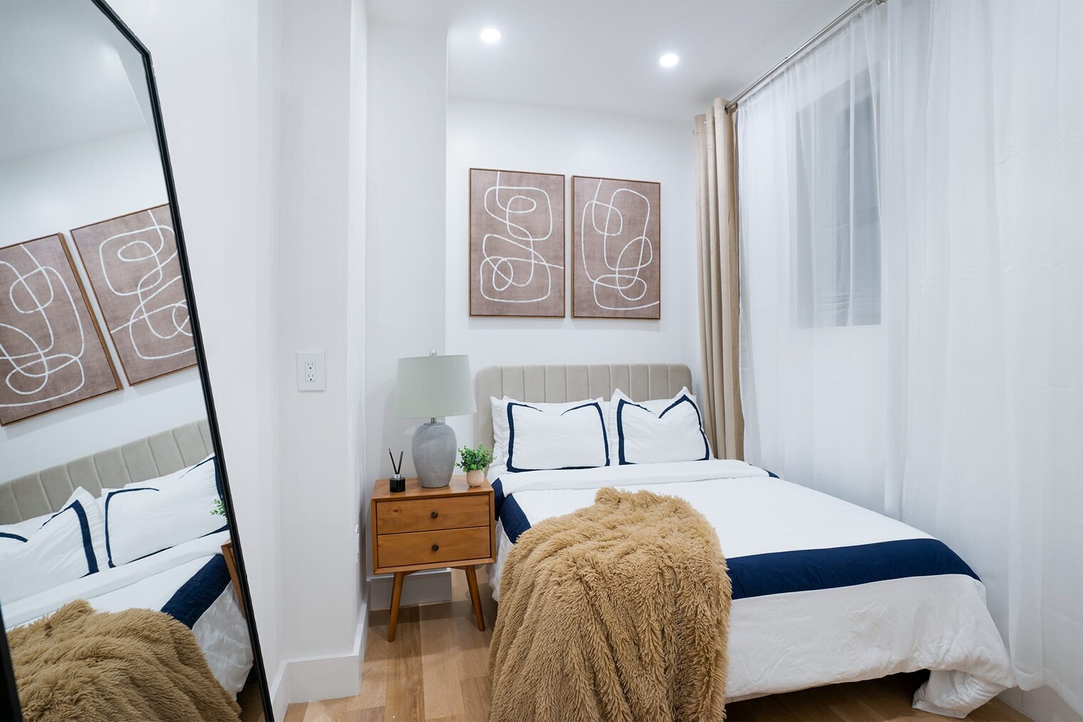 Building Photo - 1290 1st Ave