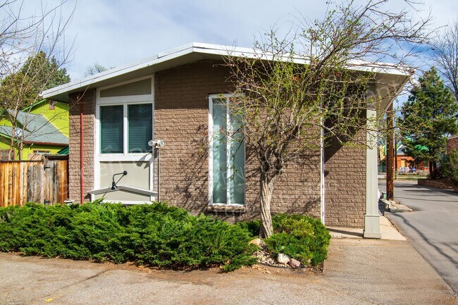 Building Photo - 419 W Mountain Ave