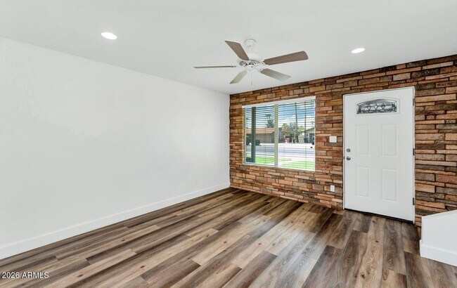 Building Photo - 5805 N Granite Reef Rd