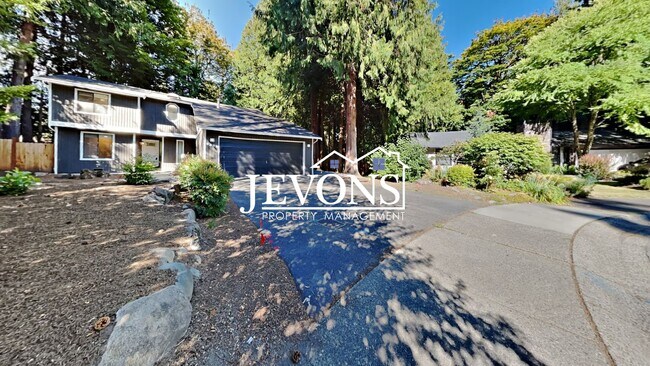 Building Photo - Charming 3-bedroom single-family home with...