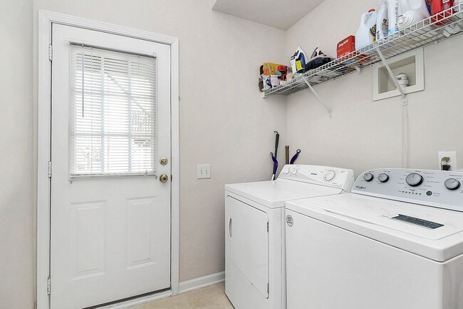 Building Photo - South Park Townhome for Rent!