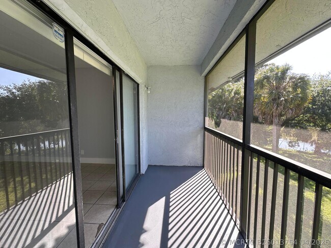 Building Photo - 4819 Arjaro Dr