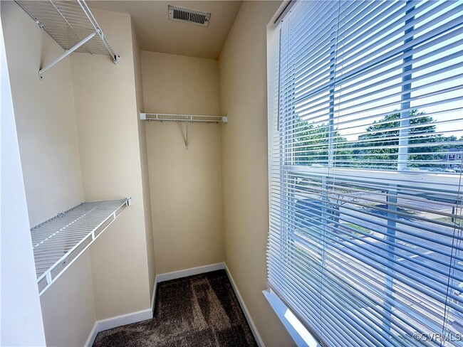 Building Photo - 2820 Goyne Loop
