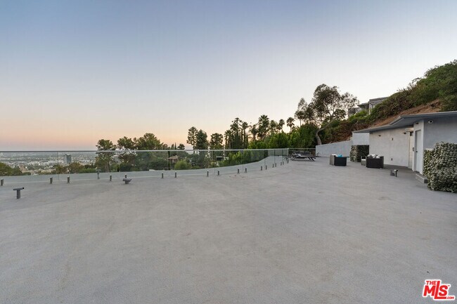 Building Photo - 6181 Temple Hill Dr