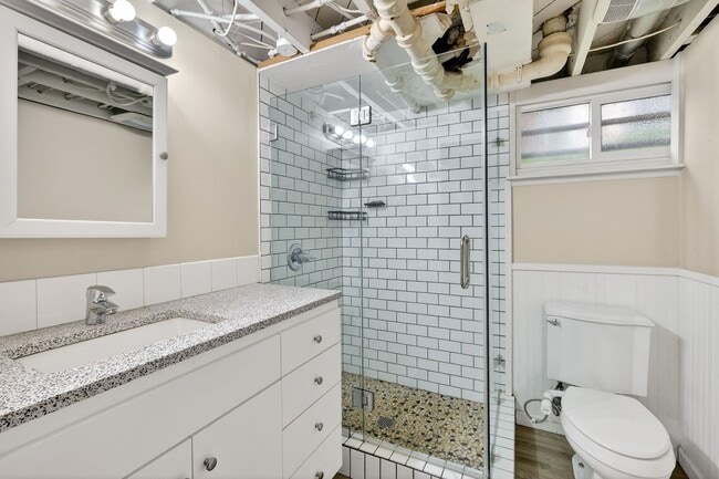 Building Photo - 3660 SE Tenino St