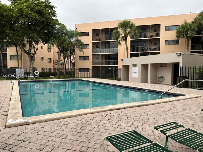 Building Photo - 8730 SW 133rd Avenue Rd