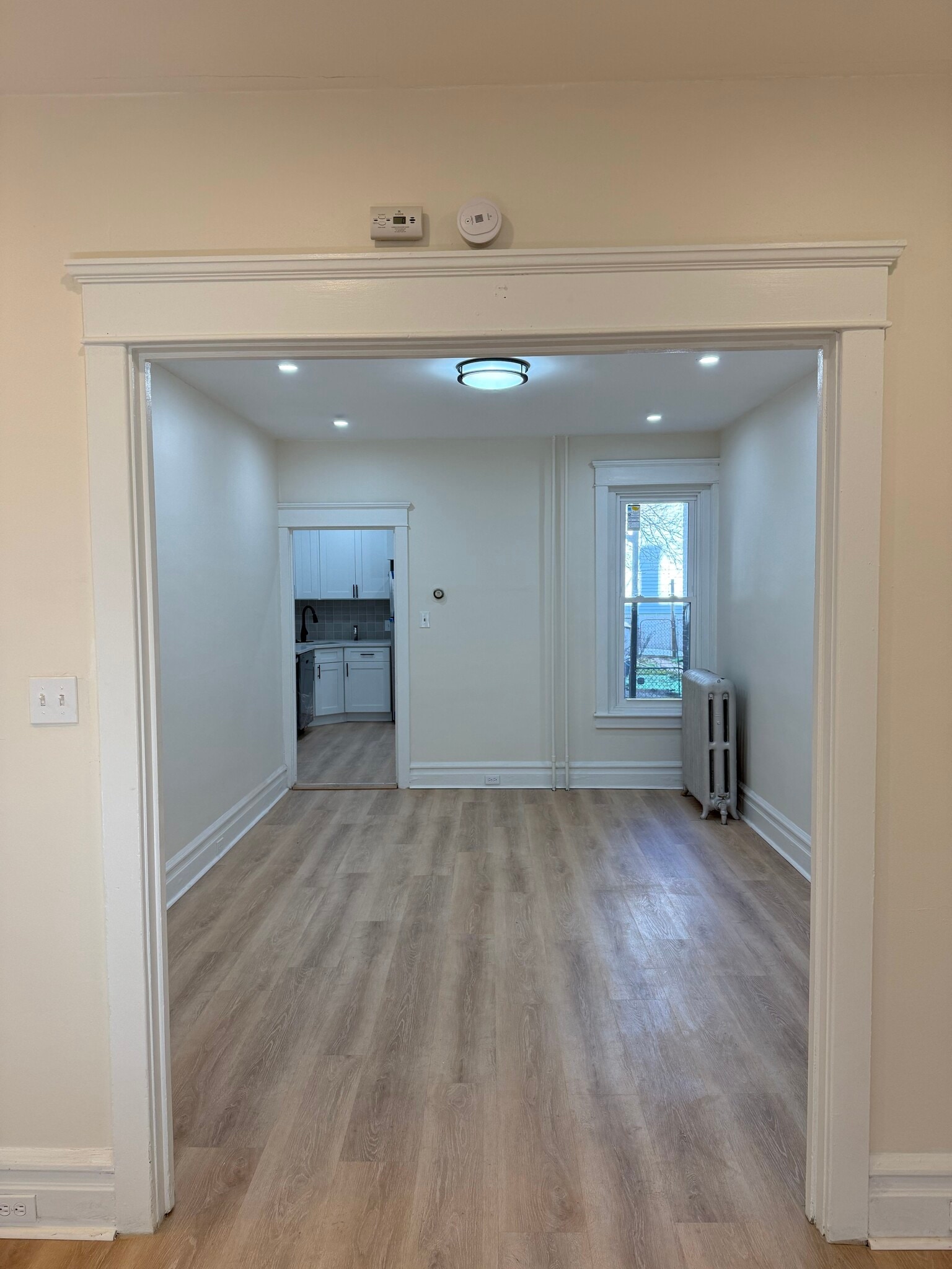 Building Photo - 133 S 15th St