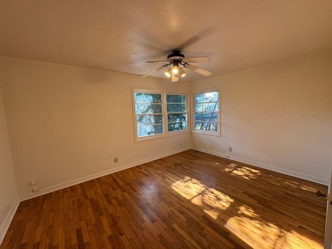 Building Photo - 3 Bedroom House in Southwest Eugene