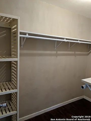 Building Photo - Cozy 1 Bed, 1 Bath Duplex A Block From Woodlawn Lake