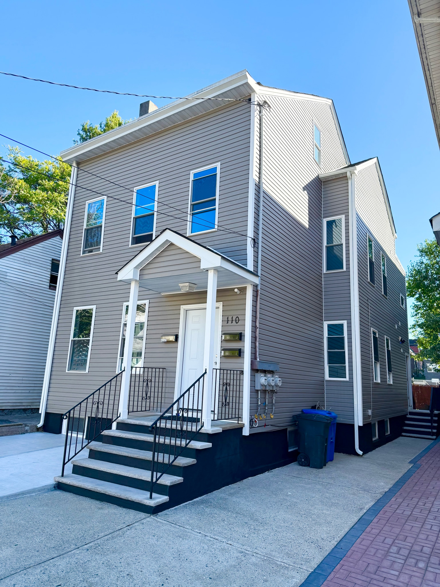 Building Photo - 110 Montgomery St