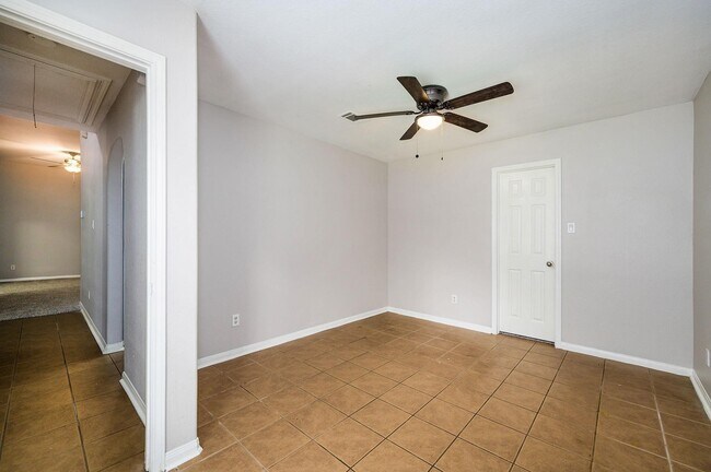 Building Photo - 18875 Ferney Ln