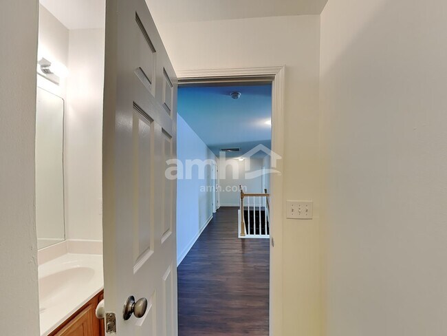 Building Photo - 233 Worcester Ln