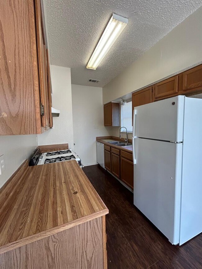 Building Photo - 1113 York Castle Dr