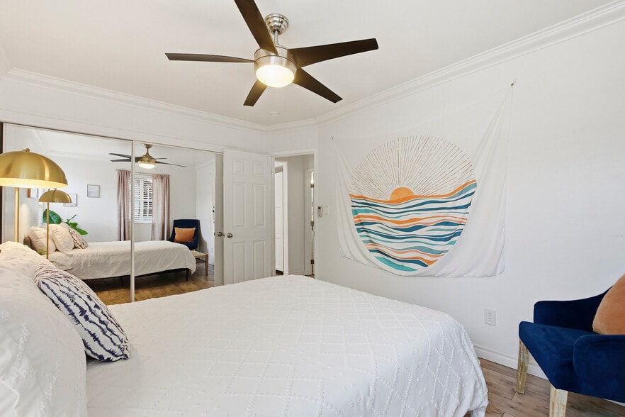 Building Photo - 2154 Oliver Ave