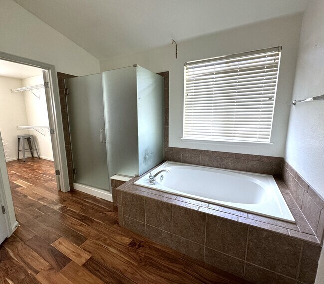 Building Photo - 8359 Liverpool Cir