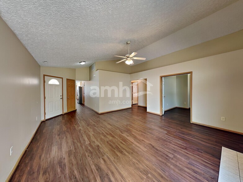 Building Photo - 3156 Hogan Way