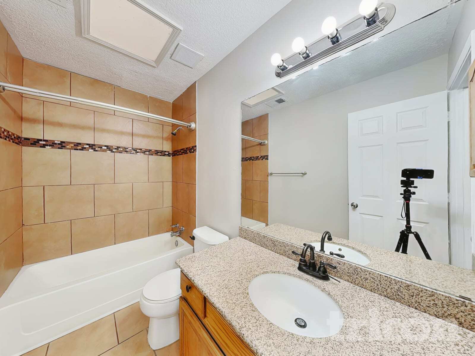 Building Photo - 3076 Cascades Trail SE