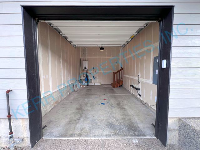 Building Photo - FREE RENT! Modern townhome living 3-Bed Retreat with 2.5 Baths in Serene Happy Valley!