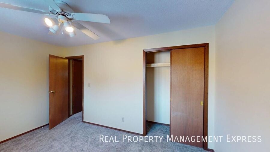 Building Photo - Spacious 2 Bedroom Apartment