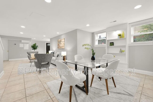 Building Photo - 1819 1st St NW