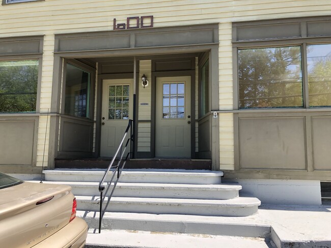 Building Photo - 600 S Britain Rd