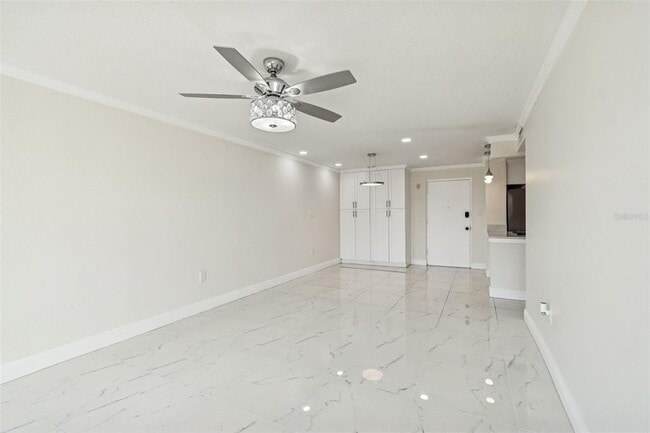 Building Photo - 2302 S Manhattan Ave