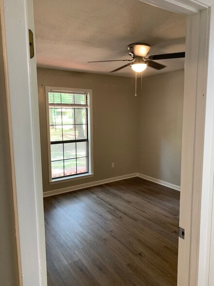 Guest bedroom #2! - 1903 Ginnett Rd