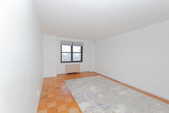 Building Photo - 201 St Pauls Ave