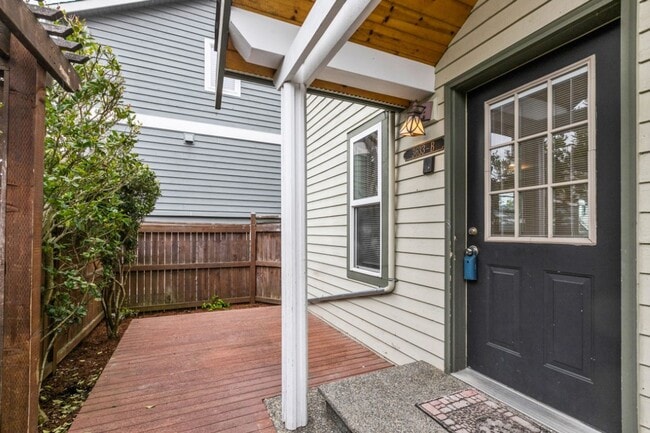 Building Photo - 3633 22nd Ave W