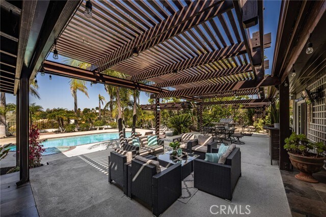 Building Photo - 2465 Via Oeste Dr