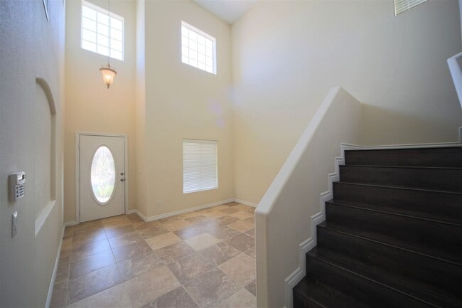 Building Photo - Gorgeous 3Bed/2Bath/2Car, 2-Story Home located in Caparola at Southern Highlands