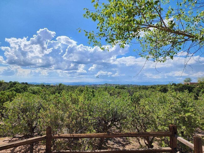 Building Photo - 4 Palentine Rd