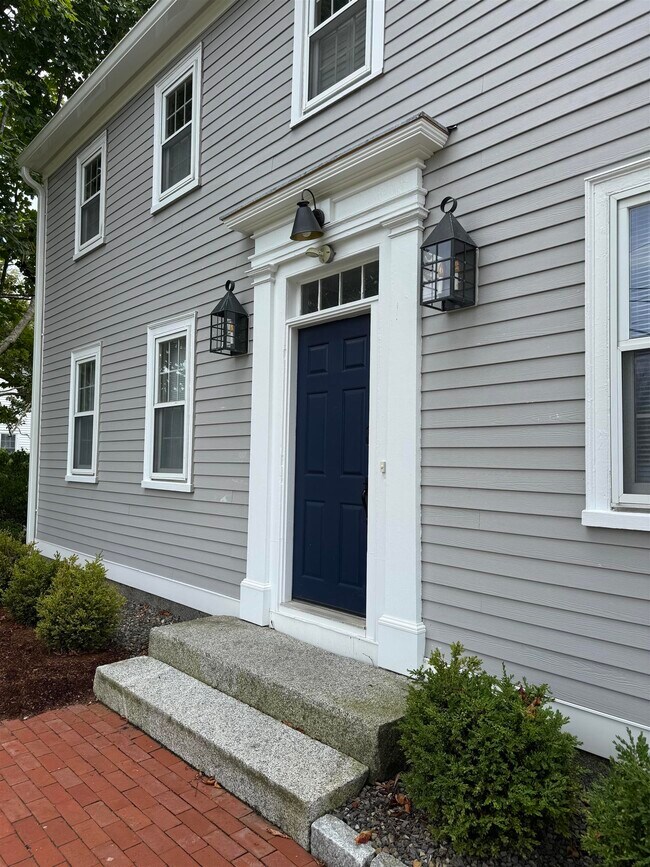 Building Photo - 94 Portsmouth Ave