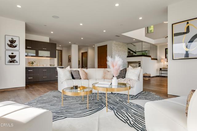 Building Photo - 12480 Viewcrest Rd